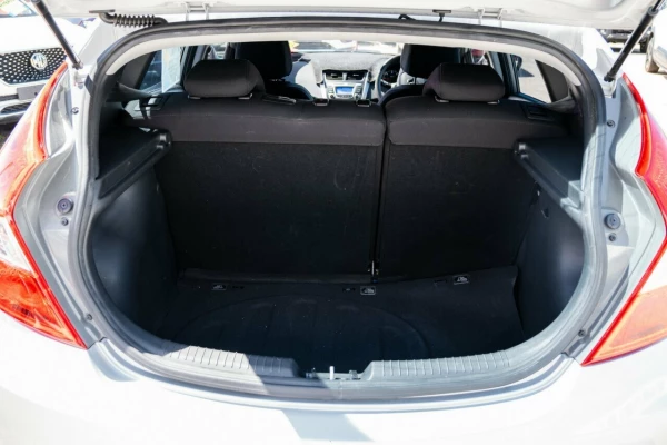 2012 Hyundai Accent RB Active Hatch Image 8