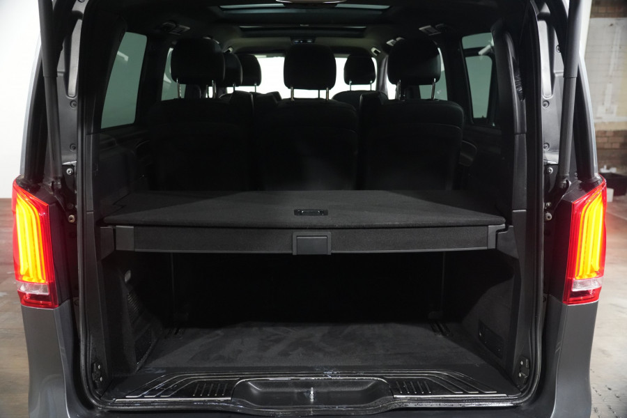 2022 Mercedes-Benz V-Class V250 d Avantgarde People Mover Image 29