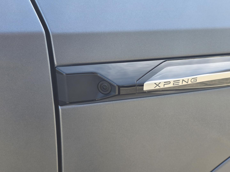2026 XPeng X9  Long Range People Mover Image 13