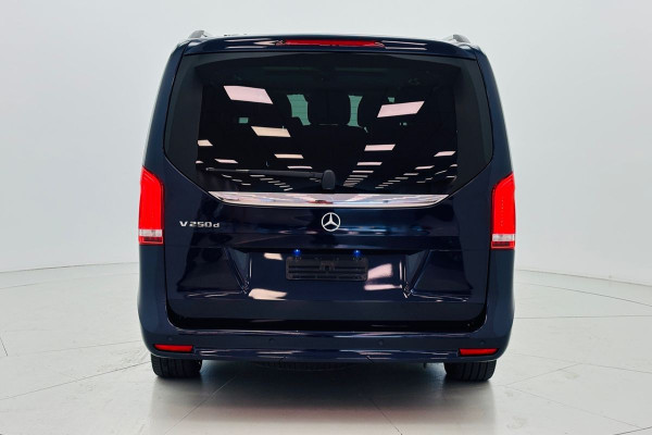 2021 Mercedes-Benz V-Class 447 V250 d Avantgarde People Mover Image 9