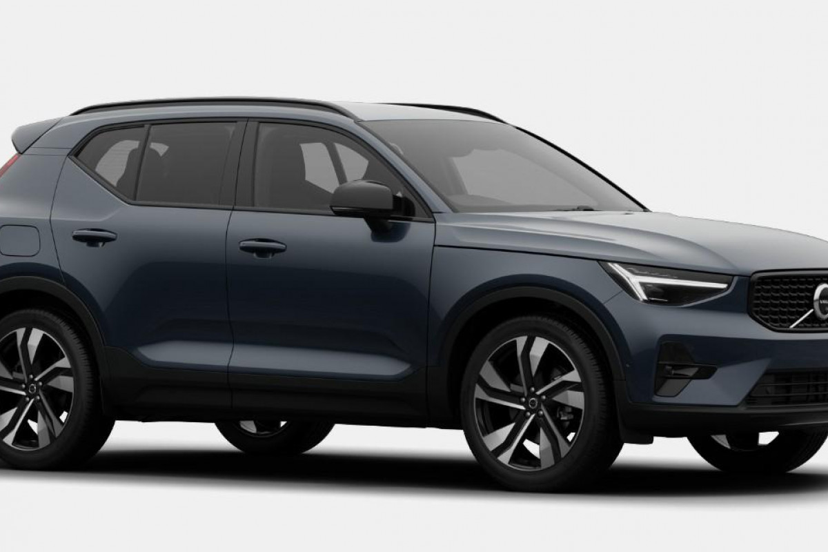 2026 Volvo XC40 XZ Ultra B4 Dark SUV