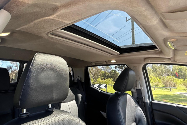 2019 Nissan Navara D23 Series 3 ST-X King Cab Pickup Image 33