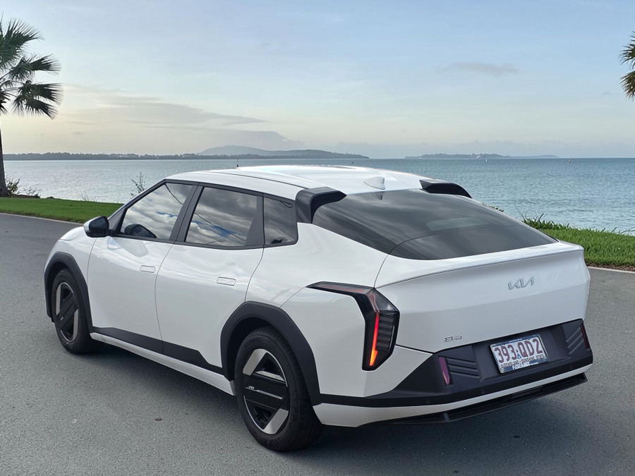 2026 Kia EV4  Air Standard Range Sedan Image 6