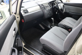 2009 MY07 Nissan Tiida C11 MY07 ST Sedan Image 5