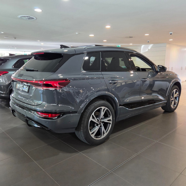 2026 Audi Q6 e-tron SUV image 4