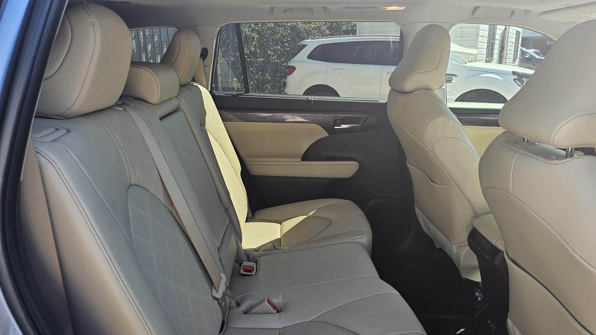 2023 Toyota Kluger AXUH78R Grande SUV Image 9