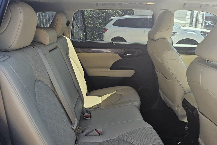 2023 Toyota Kluger AXUH78R Grande SUV Image 9