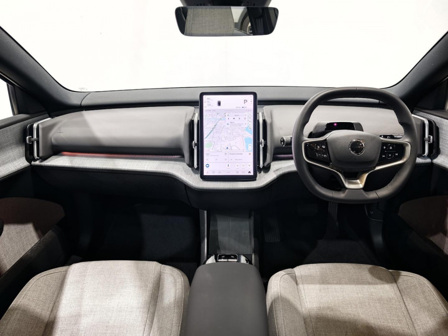 2024 Volvo EX30  Single Motor Extended Range Ultra SUV Image 17