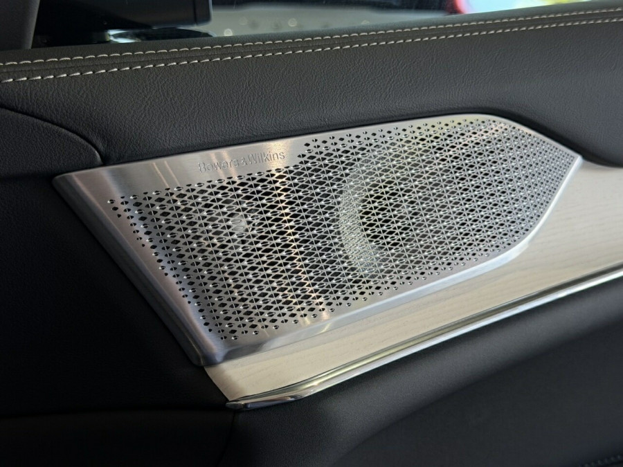 2026 Volvo EX90  Ultra Twin Motor Performance SUV Image 10