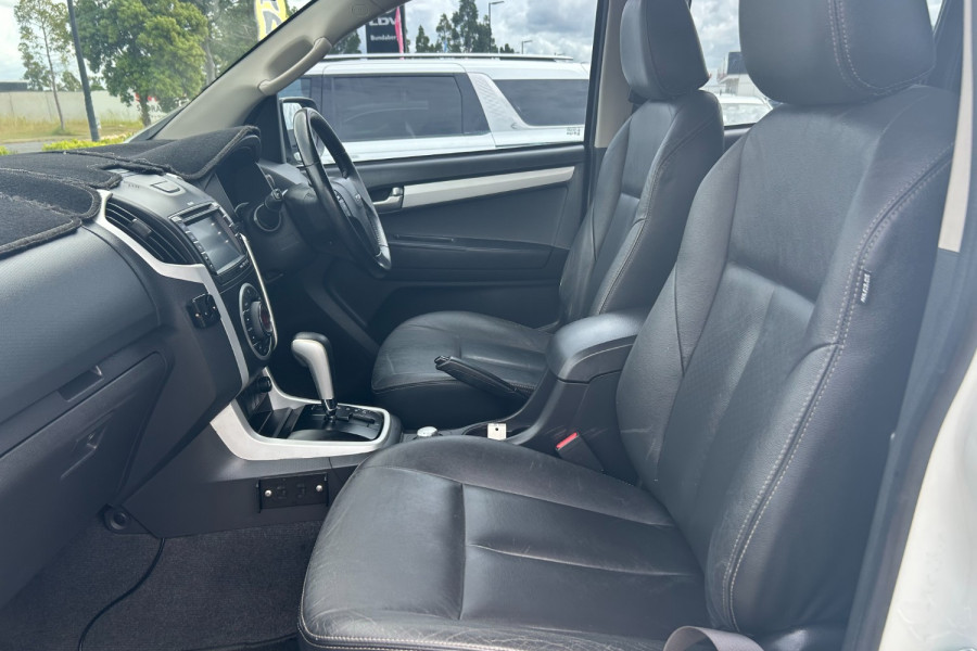 2016 MY15 Isuzu D-MAX Turbo LS-Terrain Ute Image 14