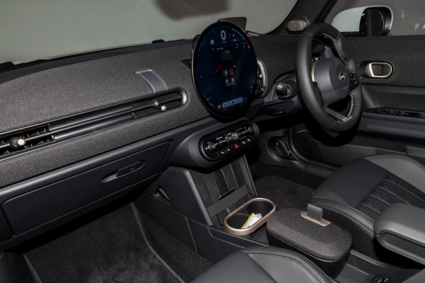 2025 MINI Cooper F67 C Favoured Convertible image 8
