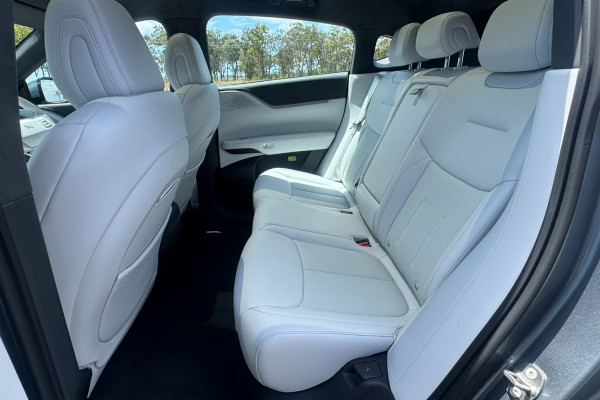 2026 XPeng G6  Long Range SUV Image 12