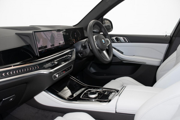 2026 BMW X5 G05 LCI xDrive30d M Sport SUV image 8