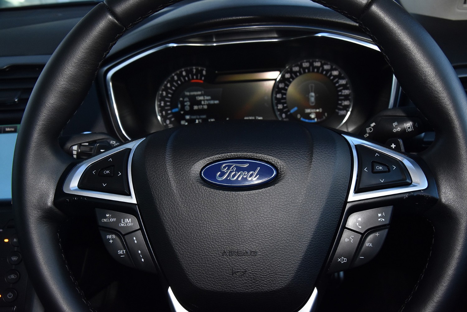 2015 Ford Mondeo MD Titanium Hatch Image 17