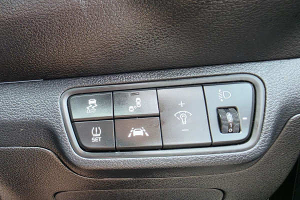 2020 Kia Cerato BD GT Hatch Image 28