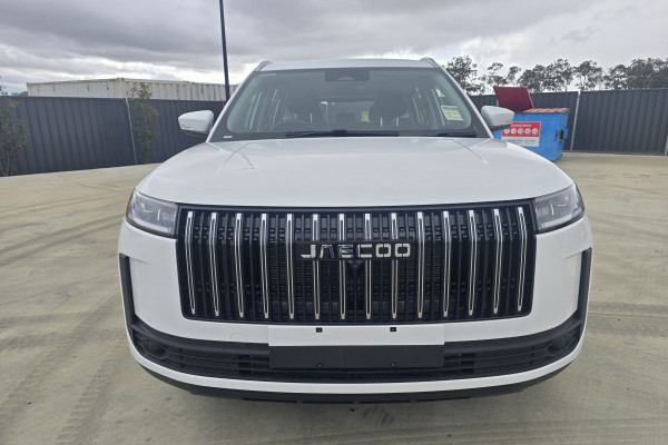 2026 Jaecoo J5  Summit SUV Image 2