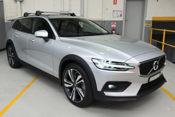 2021 MY22 Volvo V60 Cross Country Z Series B5 Wagon Image 2