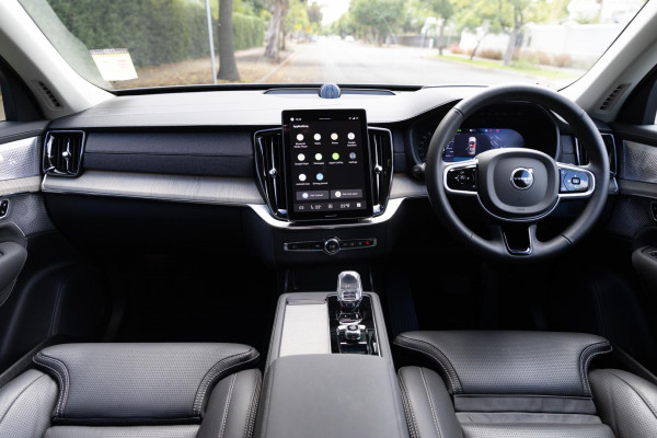 2025 MY26 Volvo XC90 L Series Ultra B5 Dark SUV Image 4