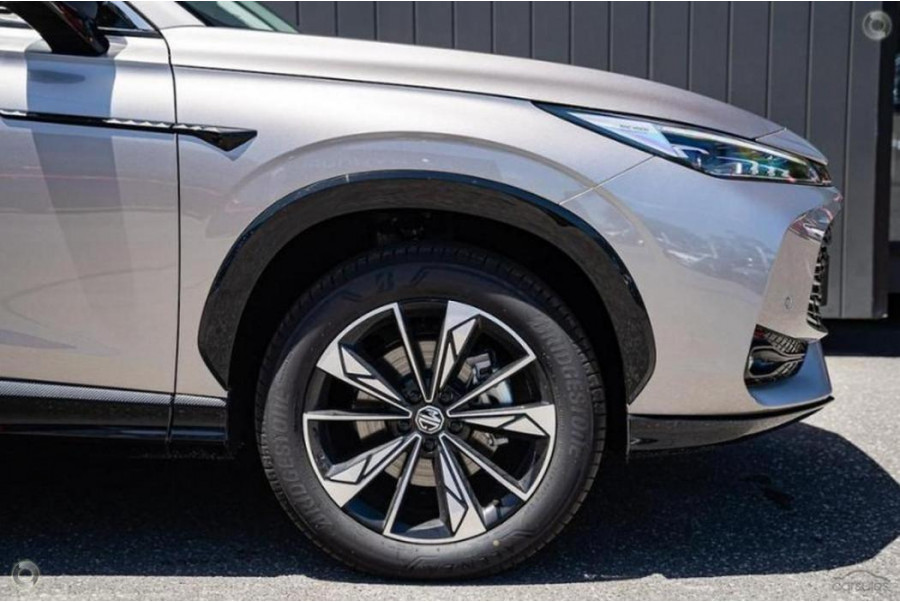 2025 MG HS AS33 Essence SUV Image 11
