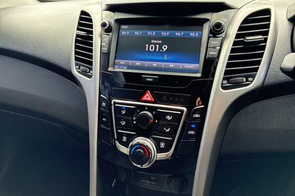 2015 MY16 Hyundai i30 GD3 Series II Active Hatch Image 18