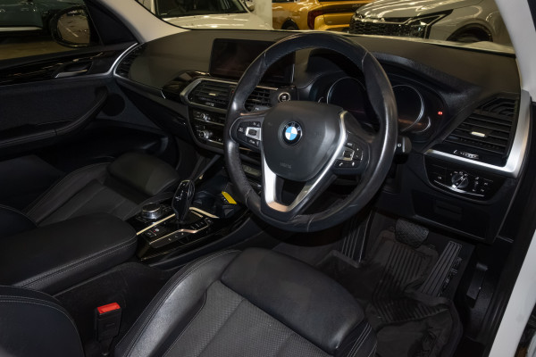 2018 BMW X3 G01 xDrive20d SUV Image 9