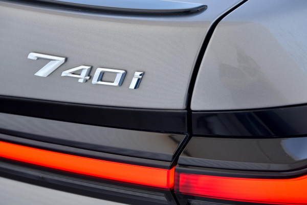 2025 BMW 7 Series G70 740i M Sport Sedan image 31
