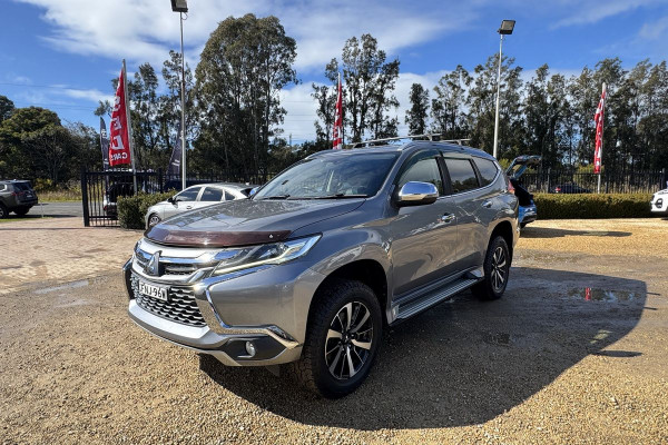 2017 Mitsubishi Pajero Sport QE GLS SUV Image 19