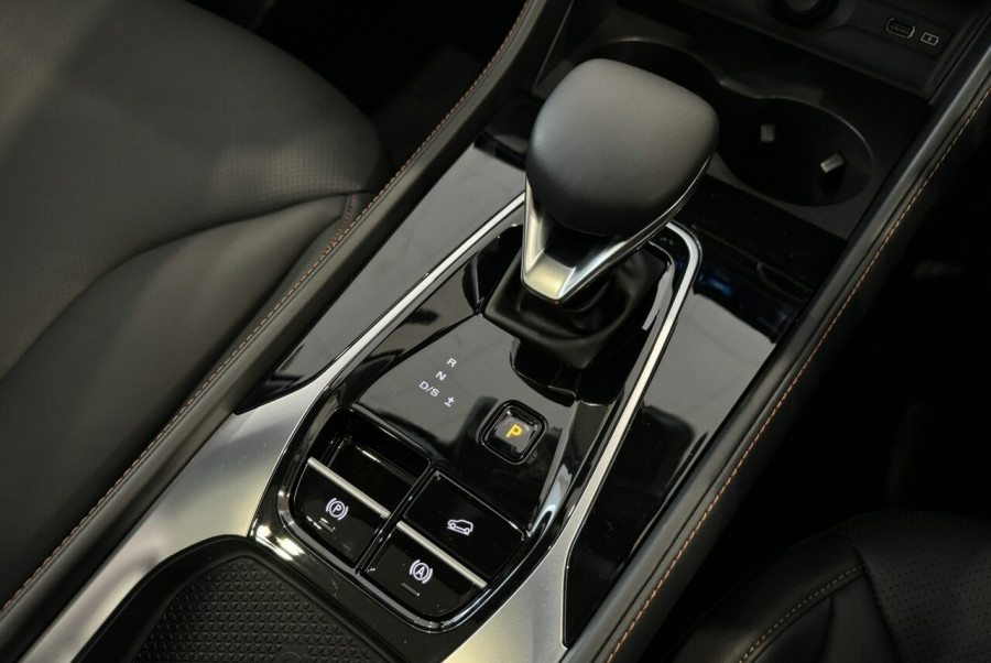 2024 MY25 MG HS AS33 Essence SUV Image 19