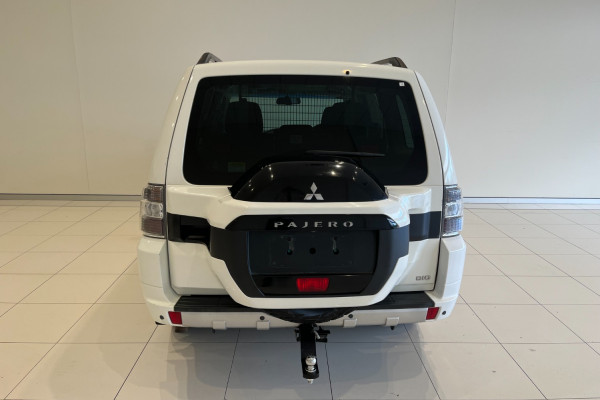 2015 Mitsubishi Pajero NX GLX SUV Image 5