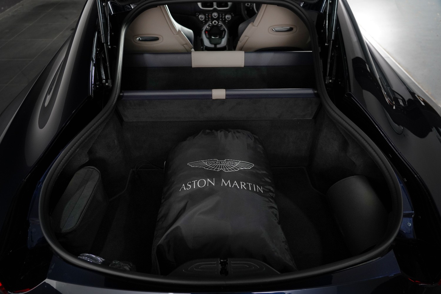 2018 Aston Martin Vantage Coupe Image 20