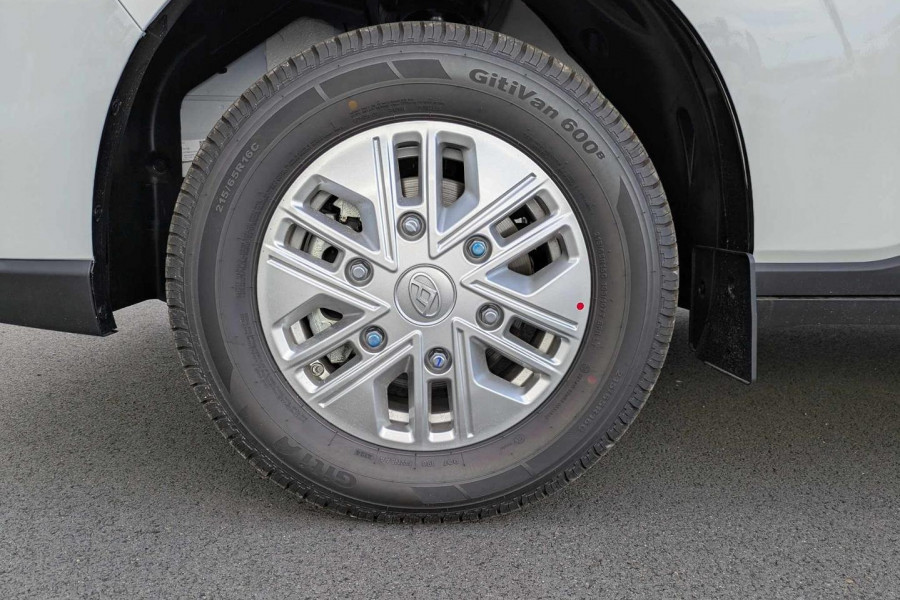 2024 LDV Deliver 7   Van Image 9