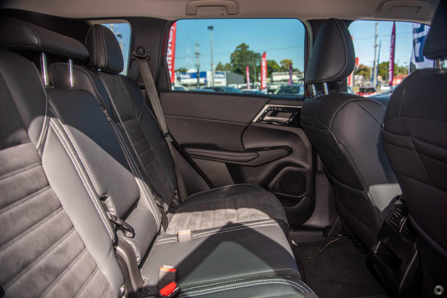 2024 Mitsubishi Outlander ZM Aspire SUV Image 9