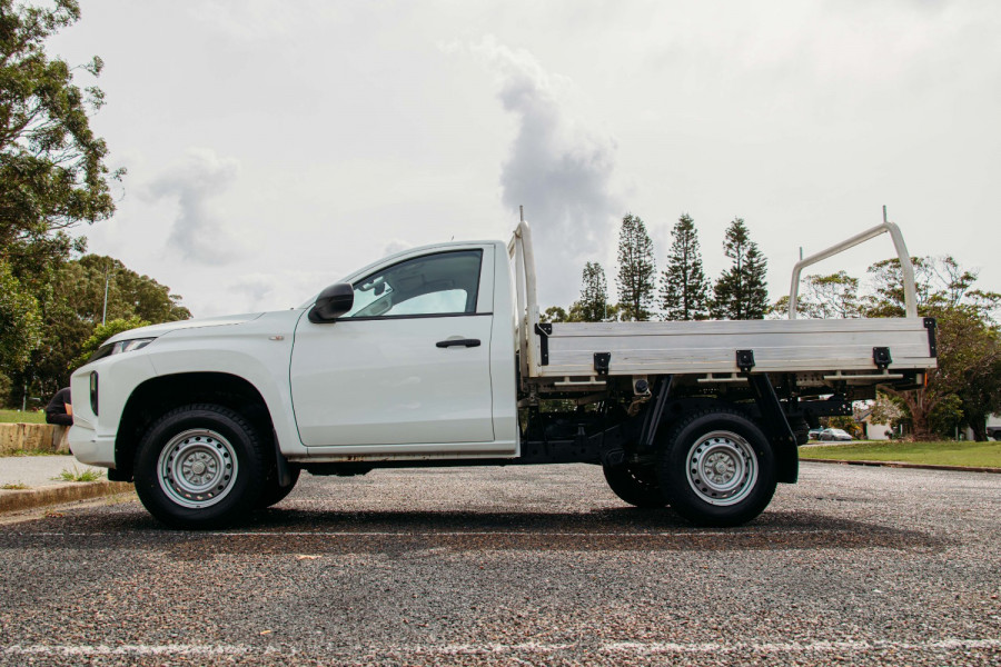 2020 MY21 Mitsubishi Triton MR GLX Cab Chassis Image 9