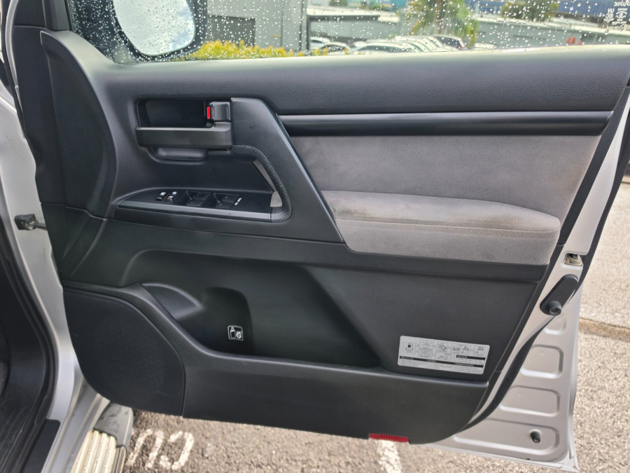 2011 MY10 Toyota LandCruiser VDJ200R GXL SUV Image 33