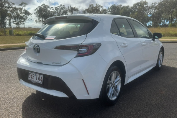 2018 Toyota Corolla ZWE211R Ascent Sport Hybrid Hatch Image 3