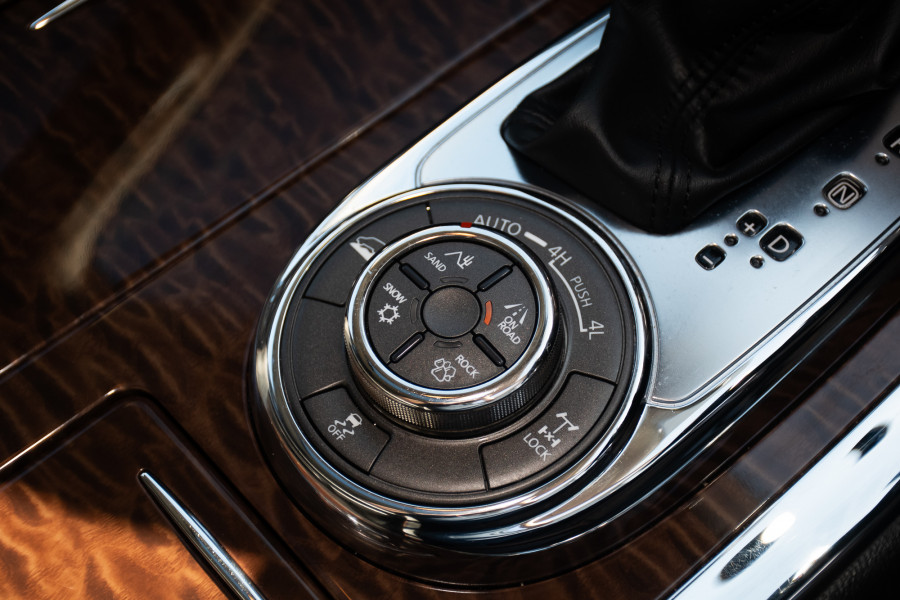 2023 Nissan Patrol Y62 Ti-L SUV Image 16
