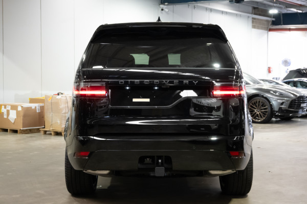 2026 Land Rover Discovery Series 5 D350 Dynamic SE SUV image 5