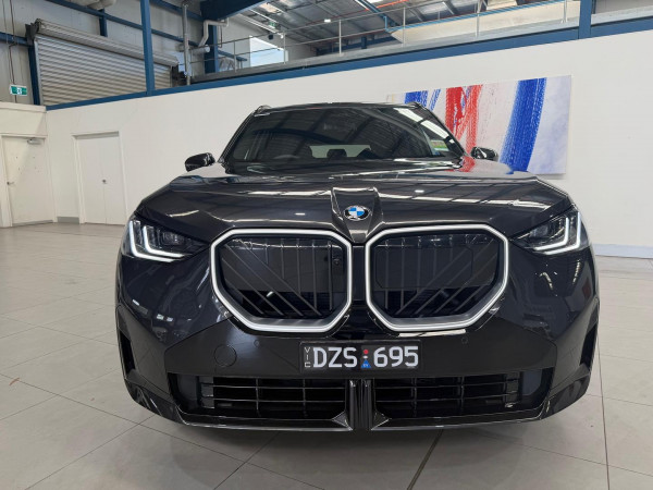 2026 BMW X3 G45 30e xDrive SUV image 2