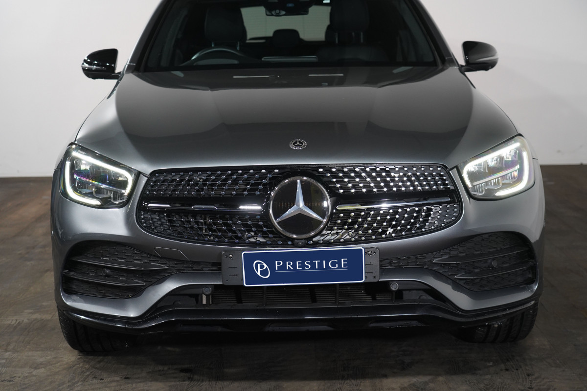 2019 Mercedes-Benz Glc 200 SUV Image 3