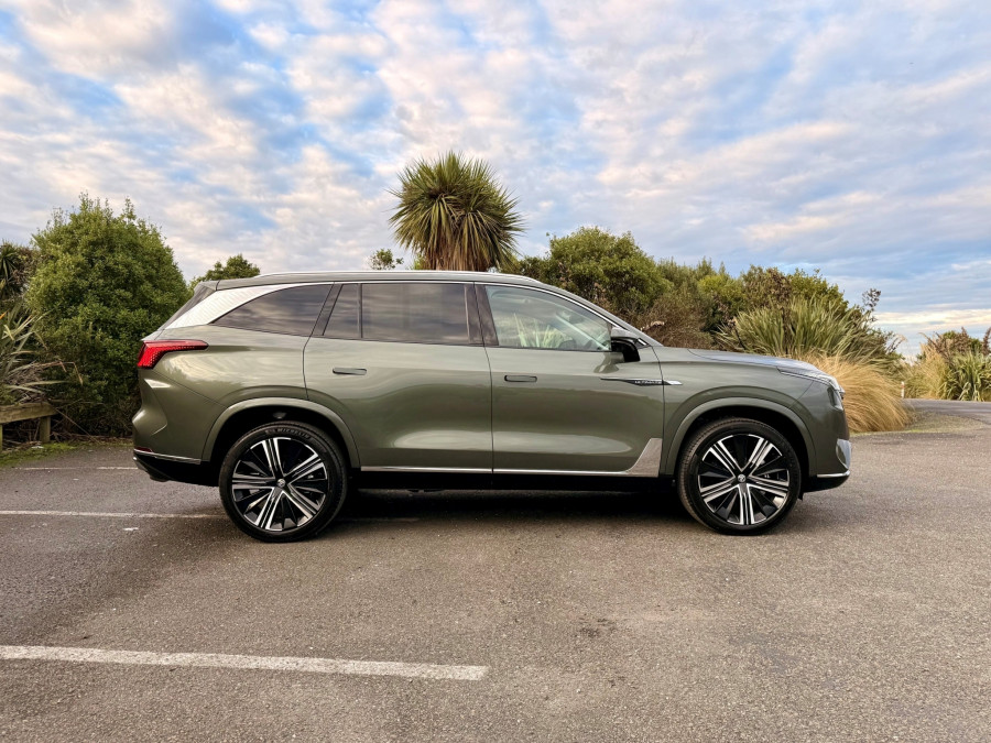 2026 MG QS Essence SUV Image 2