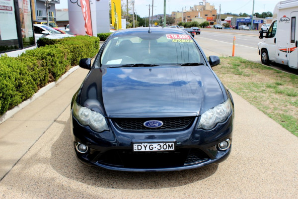 2010 Ford Falcon FG XR6 Utility - extended cab Image 3