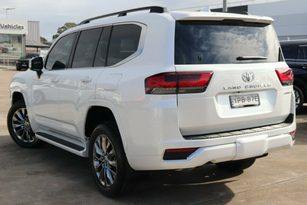 2024 Toyota LandCruiser FJA300R Sahara ZX SUV Image 3