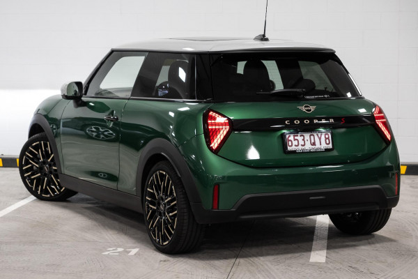 2026 MINI Cooper F66 S Favoured Hatch image 2