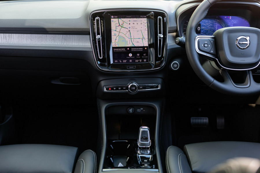 2026 Volvo XC40 XZ Ultra B4 Bright SUV Image 22