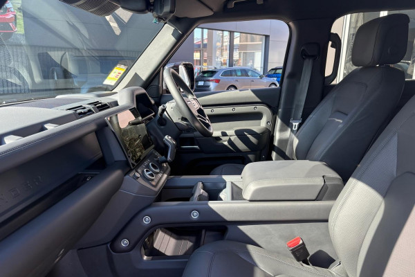 2026 Land Rover Defender L663 110 P425 X-Dynamic SE SUV Image 5