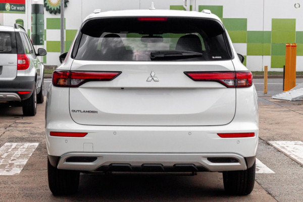 2024 Mitsubishi Outlander ZM LS SUV