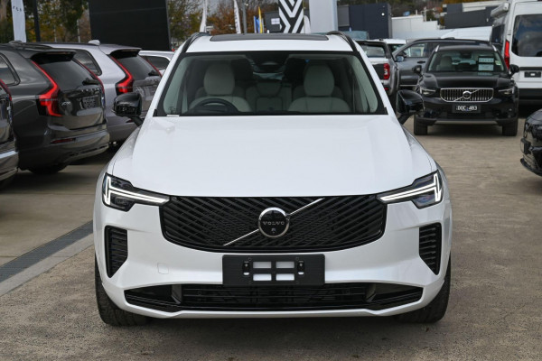 2026 Volvo XC90 L Series Ultra B5 Dark SUV Image 2
