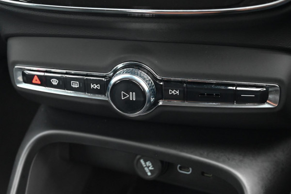 2025 MY26 Volvo XC40 XZ Plus B4 SUV image 6