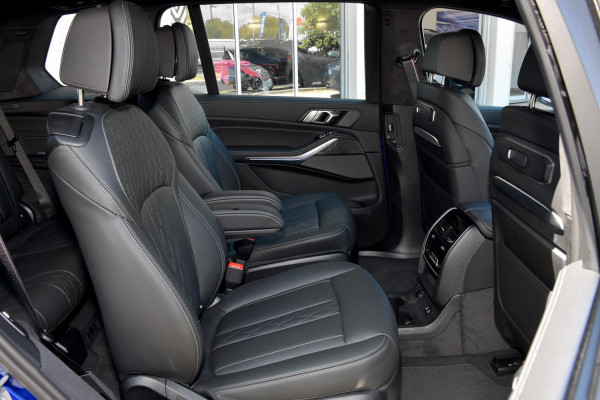 2025 BMW X7 G07 LCI M60i SUV image 5