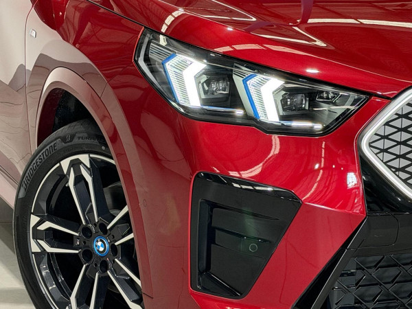 2025 BMW iX2 U10 eDrive20 M Sport SUV image 2